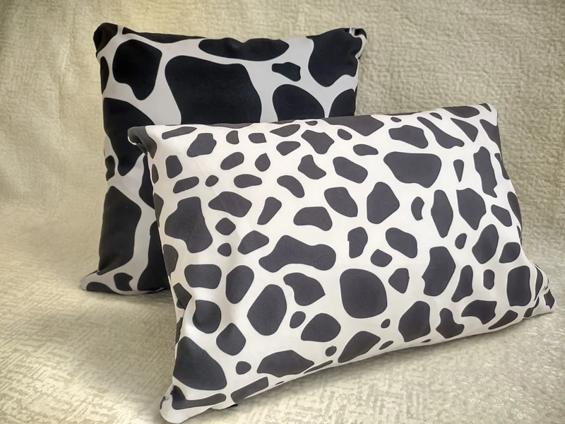 Grey Giraffe Velvet Pillow Cover 40x40cm+ Zippered