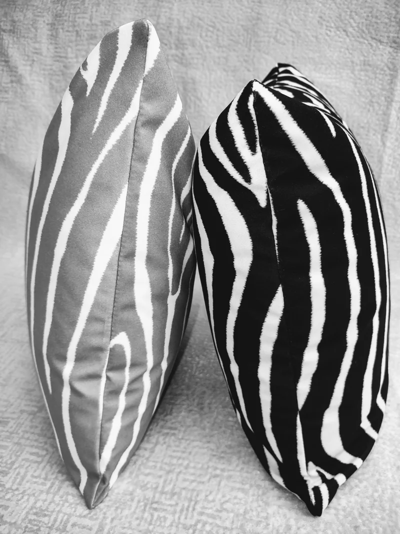 Zebra Velvet Pillow Cover 40x40cm+ Zippered