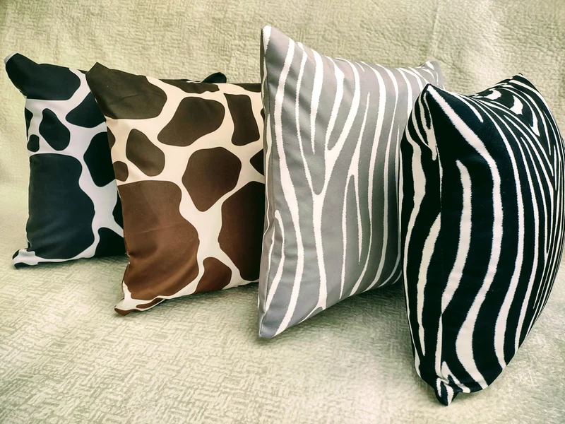 Zebra Velvet Pillow Cover 40x40cm+ Zippered