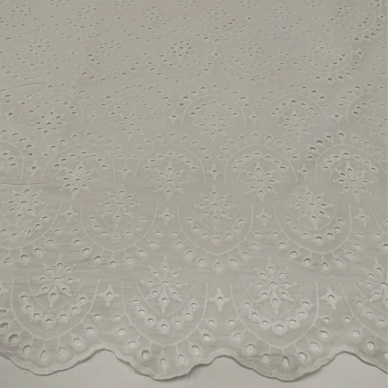 Tissu Brodé, Broderie anglaise Coton - Giada
