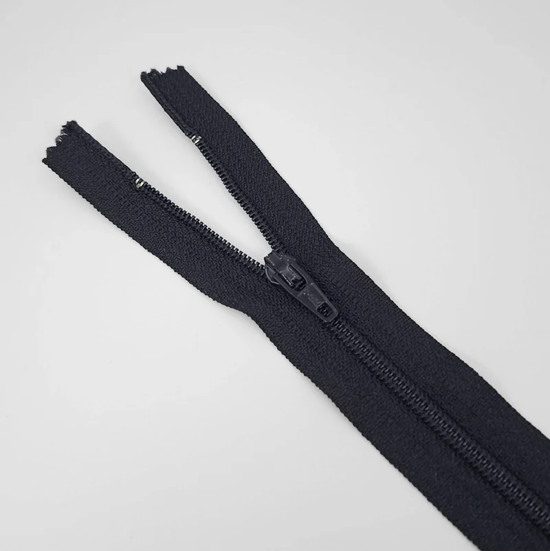 Fermeture éclair YKK | Fermeture à glissière fermée | Spirale en nylon | N° 3 | 12 cm | ZIP1054 - ZIP1055
