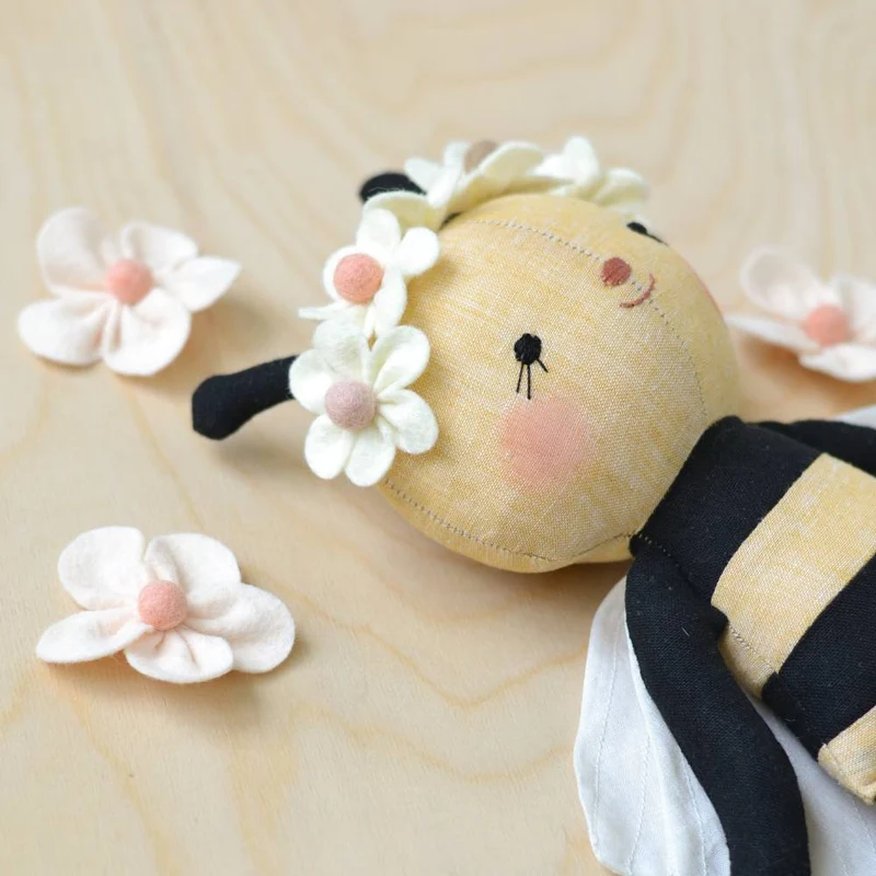 Patron de couture PDF | Poupée Abeille | Mes Petites Lunes