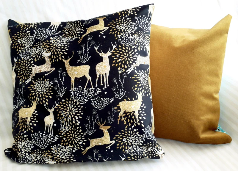 Black Gold Deers