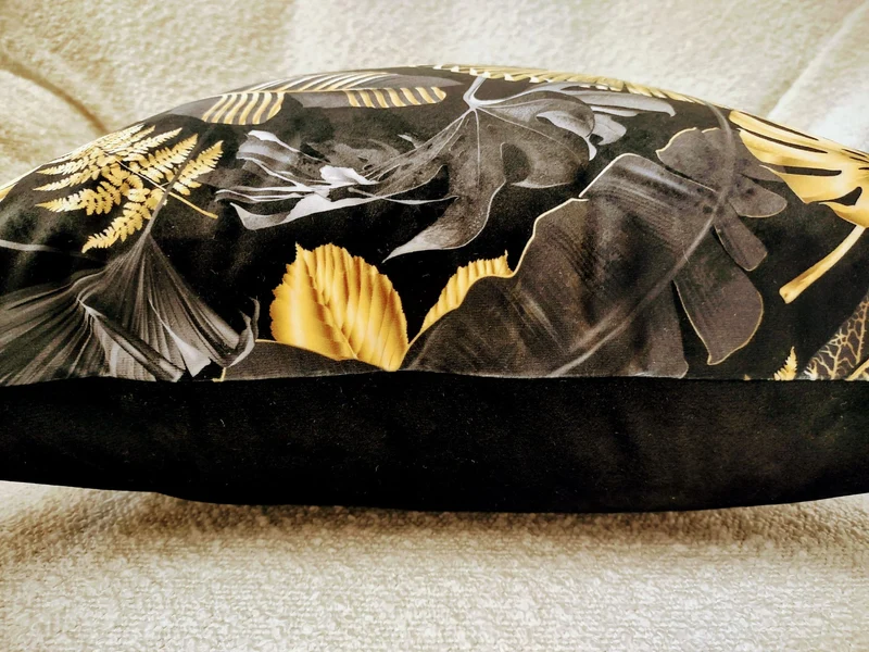 Black Gold Leaves Velvet Cushion Cover 50x50cm