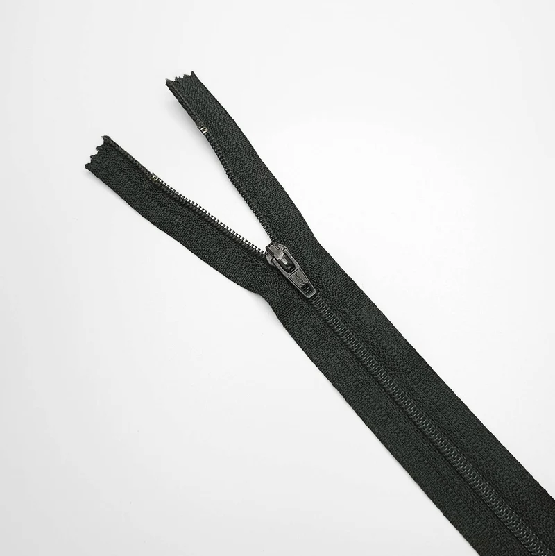 YKK | Fermeture éclair À Bout Fermé | Spirale | #2 | 6 3/4'' - 17 cm | SS333 - SS338