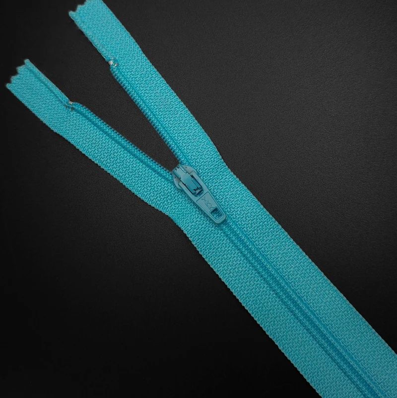 YKK | Fermeture éclair À Bout Fermé | Spirale | #2 | 6 3/4'' - 17 cm | SS266 - SS273