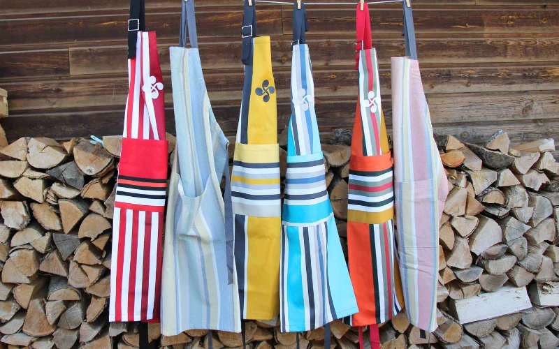 TABLIER REGLABLE "IZARRA" - Croix basque