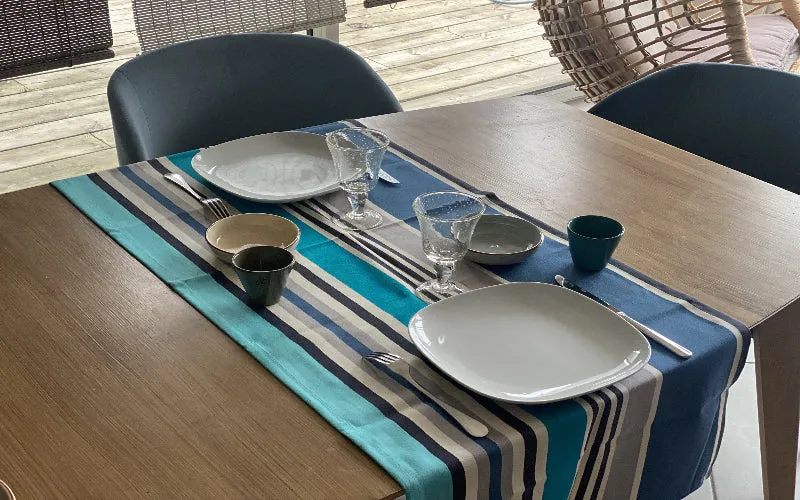 CHEMIN DE TABLE "MILADY"