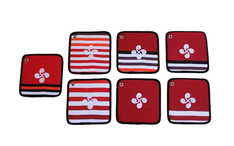 MANIQUE DE CUISINE "BIARRITZ" - broderie croix basque