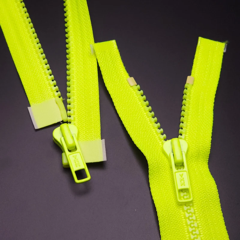 YKK | Fermeture éclair séparable | Plastique | 65.5 cm - 25 3/4" | Couleurs Néon