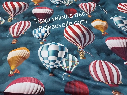 Tissu ameublement velours bleu imprimé montgolfières motifs ballons mètre rideau
