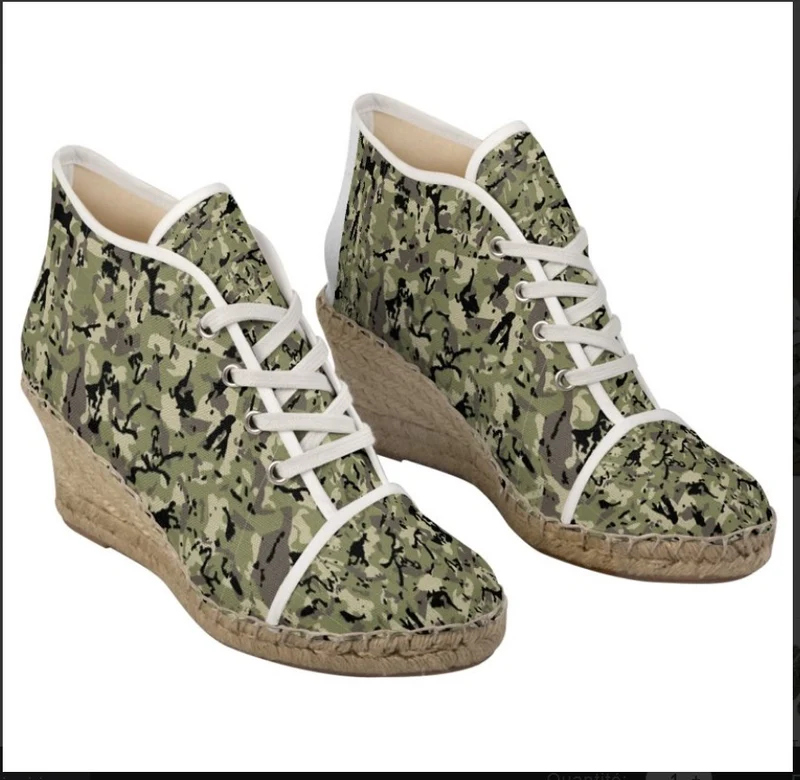 Espadrilles compensées tissu imprimé motif camouflage militaire
