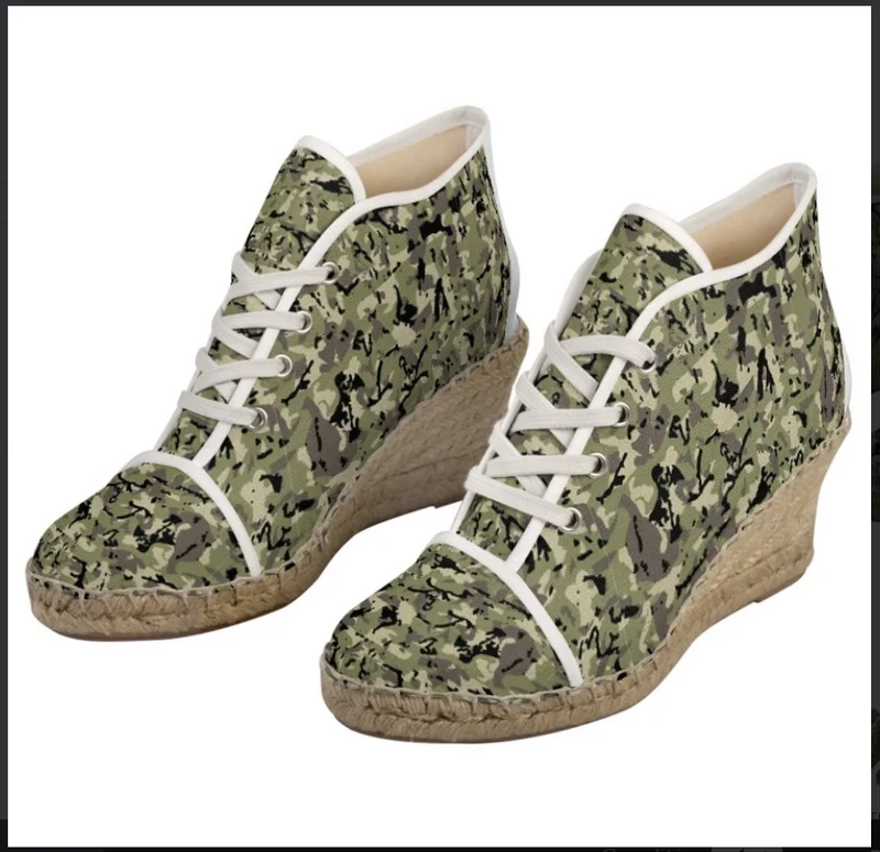 Espadrilles compensées tissu imprimé motif camouflage militaire
