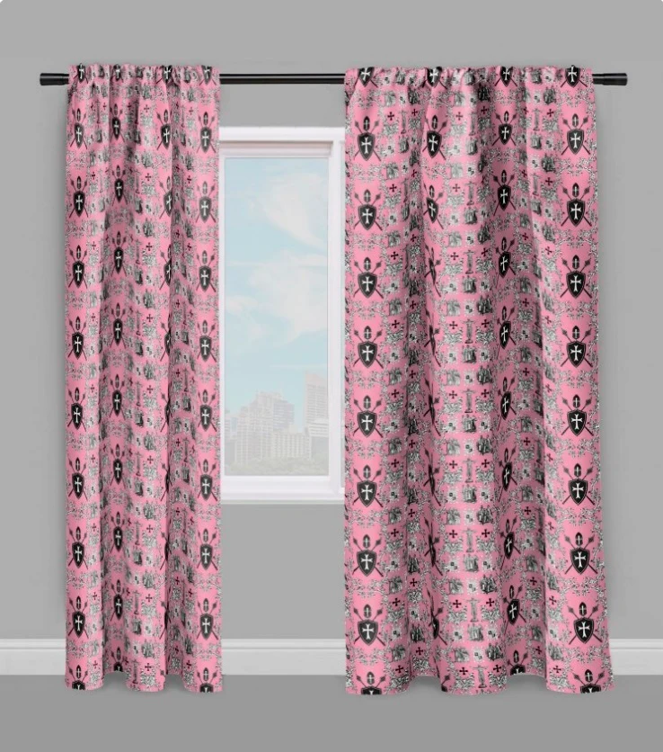 Intemporelle Toile de Jouy au mètre rose Héraldique Croix Ordre des Templiers tissu ameublement