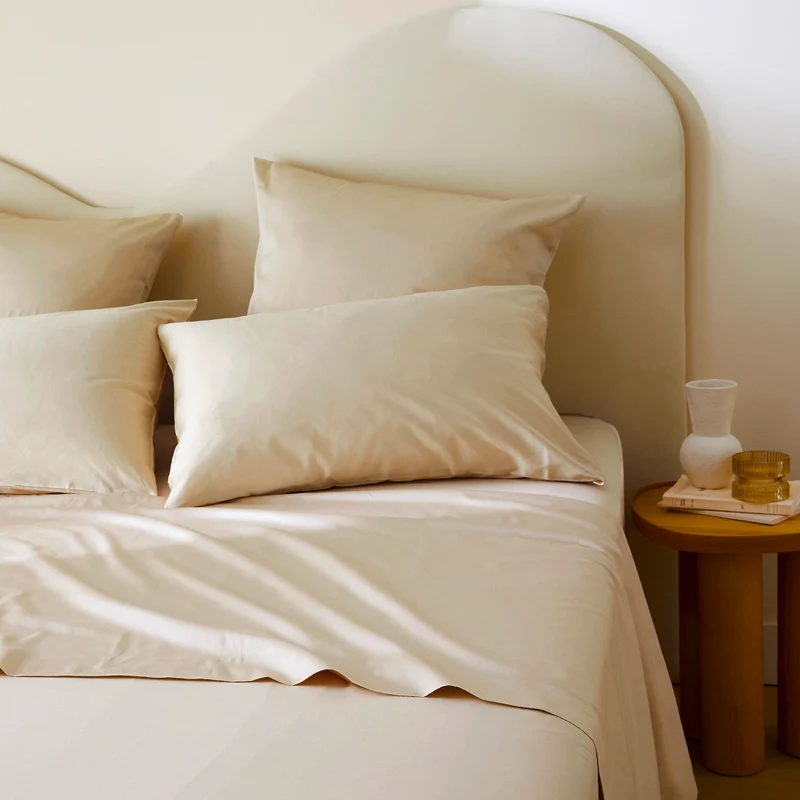 La taie d'oreiller en satin de coton bio