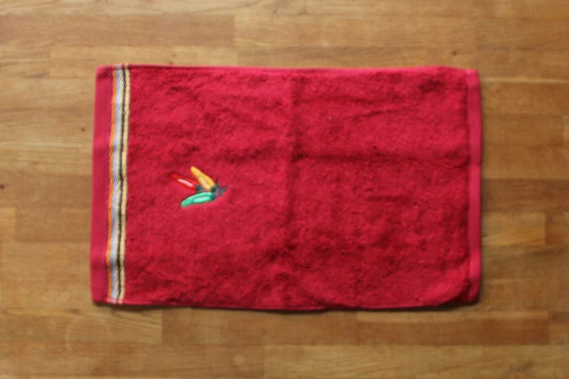 SERVIETTE INVITÉ - Rouge