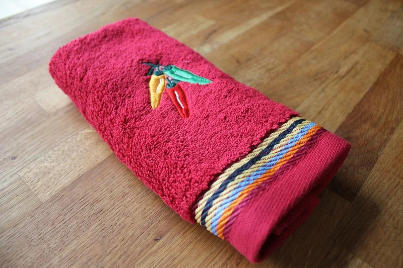 SERVIETTE INVITÉ - Rouge